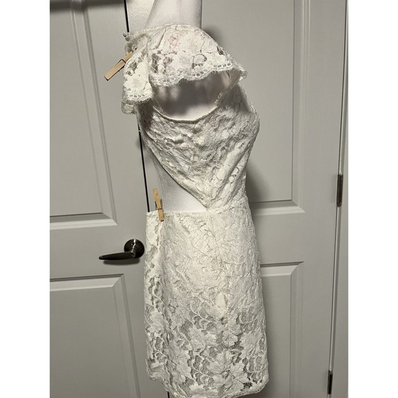 Signature8 White Lace Backless dress with pockets Large cap sleeve bridal - Picture 6 of 15